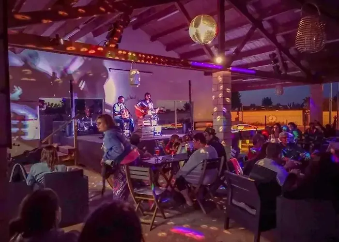 - Parc Aquatique - Ccaghhb 캠프장 생장드몽