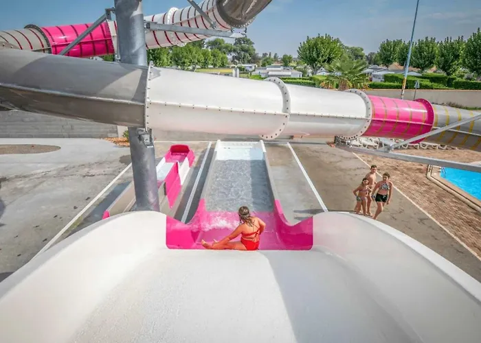 - Parc Aquatique - Ccaghhb 캠프장 생장드몽